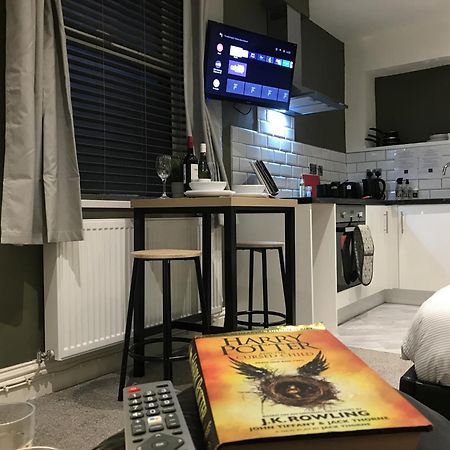 Contemporary 1 Bed Studio For Comfy Stay In Wigan Exterior foto